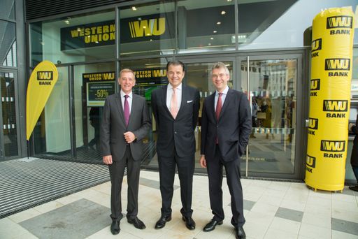 http://www.apa-fotoservice.at/galerie/6004/
v.l.n.r. Peter Bucher (CEO, Western Union International Bank),
Hikmet Ersek (CEO, The Western Union Company) und Christian
Hamberger (Managing Director, Western Union International Bank)