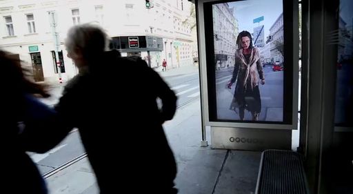 Marketing-Aktion zur fünften Staffel von "The
Walking Dead" an Wiener Straßenbahnhaltestelle. Weiterer Text über
OTS und www.presseportal.de/pm/107769 / Die Verwendung dieses Bildes
ist für redaktionelle Zwecke honorarfrei. Veröffentlichung bitte
unter Quellenangabe: "obs/Fox International Channels/Sky Österreich"