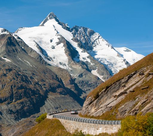  Goldener Herbst an der Großglockner Hochalpenstraße -
Gletscherstraße mit Blick auf Großglockner
