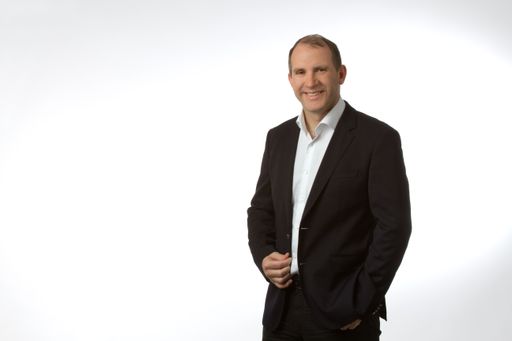 Seriöse e-Tourismus-Experten orten
Etikettenschwindel bei der derzeitigen Innovationsflut: "Der
e-Commerce ist um Lichtjahre voraus - Nachmachen ist keine
Innovation!" Hendrik Maat, CEO bei easybooking - zadego GmbH,
Wegbereiter und Trendsetter des e-Tourismus von Anfang an.