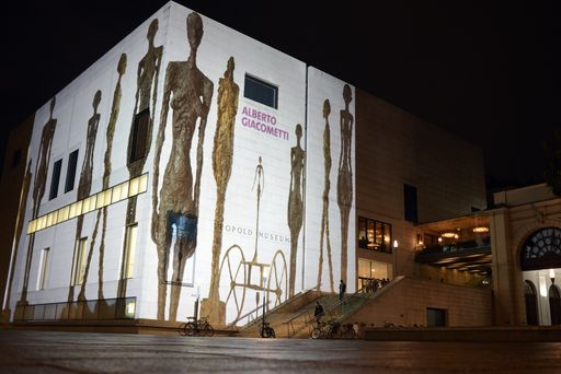 http://www.apa-fotoservice.at/galerie/5995 Das
Leopold Museum eröffnete die beeindruckende Schau "Alberto
Giacometti. Pionier der Moderne". Skulpturen, Gemälde und
Zeichnungen Giacomettis aus allen Schaffensphasen, ergänzt durch
Werke von Zeitgenossen des teuersten und für viele bedeutendsten
Bildhauers des 20. Jahrhunderts sind von 17.10.14 bis 26.1.15 zu
sehen.