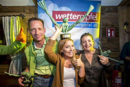 http://www.apa-fotoservice.at/galerie/6027 Den
Wettergipfel-Award 2014 sicherte sich Anna Dec vom polnischen Sender
TVN Meteo (Mitte) vor SAT.1-Moderator Kai Zorn und Verena Schneider
von PULS 4.