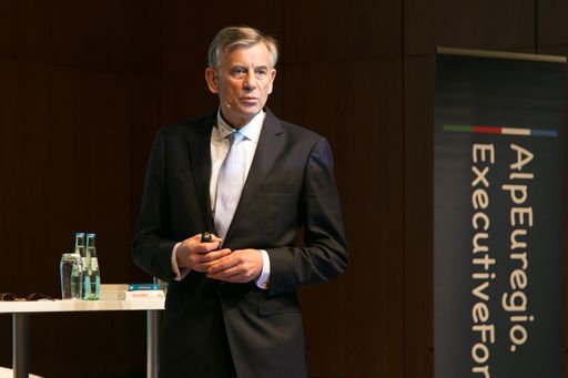  Eröffnungsredner beim 3. AlpEuregio.ExecutiveForum: Prof. Hermann
Simon.