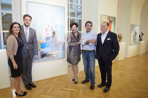  http://www.apa-fotoservice.at/galerie/5987/ Im Bild
v.l.n.r. Ebru Bozatli, Sascha Ziwna, Monika Ziwna, Sinasi Bozatli
und Gerald Ziwna