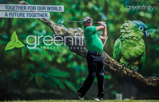Miguel Ángel Jiménez am Abschlag bei den Lyoness
Open powered by Greenfinity. Als Presenting Sponsor setzt die
Greenfinity Foundation bereits seit drei Jahren gezielte
Umweltschutzmaßnahmen bei Österreichs einzigem
European-Tour-Golf-Turnier um.
