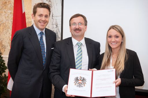  Verleihung der Staatlichen Auszeichnung durch Dr.
Mahrer .30. Oktober 2014