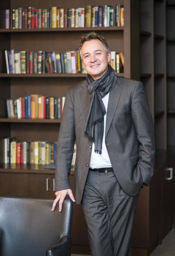 Dr. Martin Schumacher