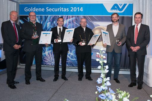 Vorschau Bild von Kategorie Sicher und gesund arbeiten; v.l.n.r. Dr.
Martin Gleitsmann (WKÖ), Wolfgang F. Pöttinger (Pöttinger GmbH), DI
Alexander Bauer (LOYTEC electronics GmbH), DI Gerhard Fuchs (Imerys
Talc Austria GmbH), Dr. Christopher Mayr (MILUPA Ges.m.b.H.) und GD
DI Peter Vavken (AUVA)