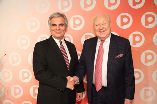 Vorschau Bild von Bundeskanzler Werner Faymann und PVÖ-Präsident Karl Blecha.