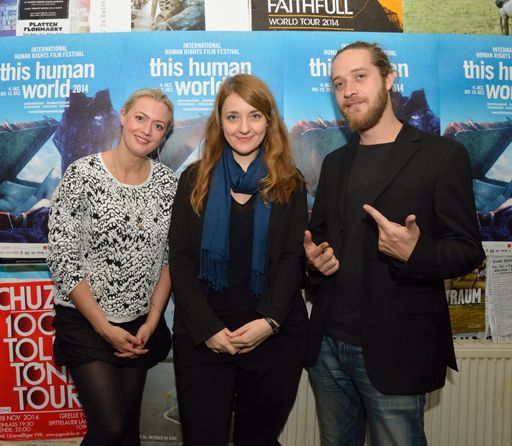 Vorschau Bild von Zora Bachmann (künstlerische Leitung this human
world), Nina Kusturica (Regisseurin und Produzentin des this human
world 2014 Festivaltrailers) - v.l.n.r.