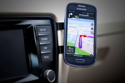 EasyMount die Universelle KFZ-Halterung für Smartphones - Kein
Kleben Kein Bohren Kein Saugnapf