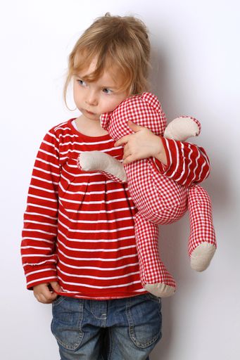 Recht auf adäquate Therapie ist Kinderrecht: Viele
Familien können sich die oft dringend notwendigen Therapien und
Heilbehelfe für ihr krankes Kind nicht leisten. Genau dort springt
der Kinderhilfsfonds ein und hilft rasch und unbürokratisch.