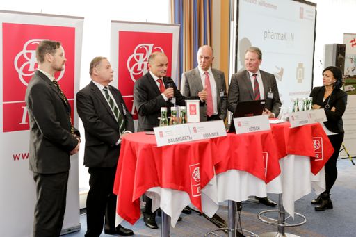 Vorschau Bild von Podiumsdiskussion zum Thema Arzneimittelfälschungen