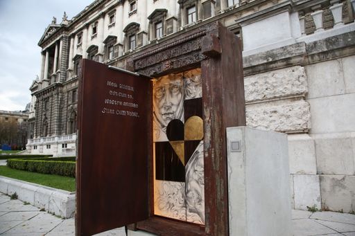 Vorschau Bild von 4 ACES Installation im Burggarten