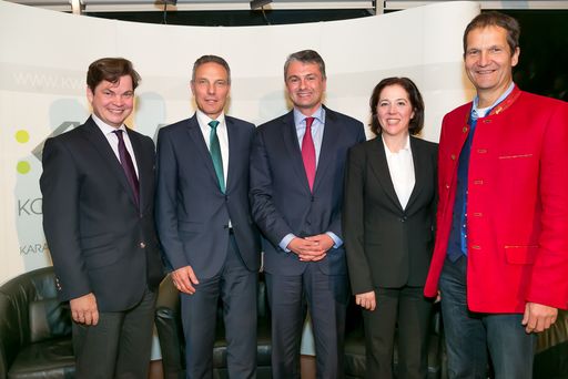  http://www.apa-fotoservice.at/galerie/6175 Im Bild
vlnr.: Mag. Christoph Neumayer (Generalsekretär der
Industriellenvereinigung), Michael Krammer (Geschäftsführer und
Miteigentürmer Ventocom, Präsident SK Rapid Wien), RA Hon.-Prof.
DDr. Jörg Zehetner (KWR), Univ.-Prof. Dr. Sabine
Kirchmayr-Schliesselberger (Institut für Finanzrecht, Universität
Wien), Dr. Klaus Möller (Geschäftsführer und Miteigentümer Brauerei
Hirt)