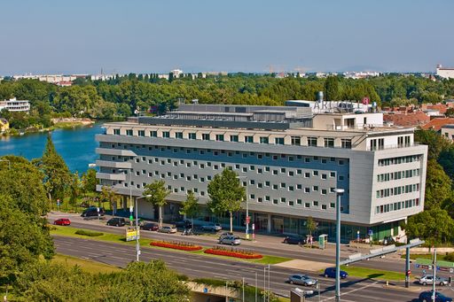 Vorschau Bild von Das 4-Sterne-Superior Hotel - gegenüber der UNO
City und dem Kongresszentrum Austria Center Vienna - ist der
perfekte Ort für Veranstaltungen, Seminare und Meetings.