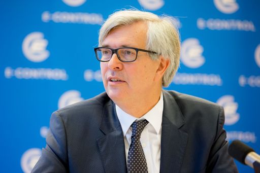 Wien, Oesterreich, 27.11.2014 - "Im Kampf gegen
Energiearmut sollte vor allem auf möglichst kosteneffiziente und
zielorientierte Maßnahmen gesetzt werden", erläutert Walter Boltz,
Vorstand der E-Control.