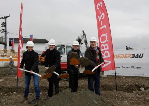  SPATENSTICH FUER DAS NEUE ARBOE-PRUEFZENTRUM IN OBERNDORF BEI
KITZBUEHEL