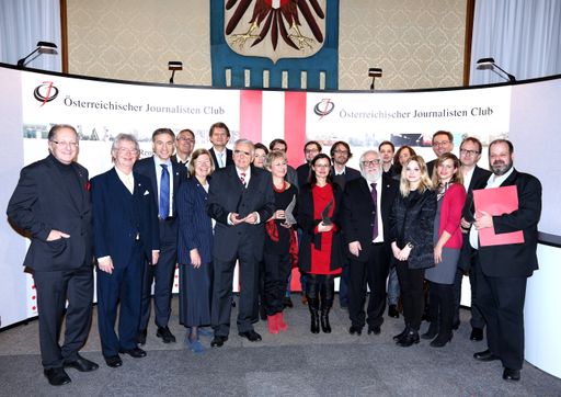 Die Preisträger, Nominierte, Laudatoren und der
ÖJC-Vorstand bei der Verleihung des "Dr.Karl Renner -
Publizistikpreises 2014" am 2. Dezember 2014 im Wiener Rathaus