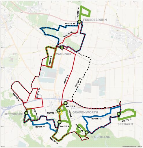 Laufparcours (Kartenbild): Die „grüne“ mit ca. 2 km Länge ist als
„Ortsrunde“ gedacht. Die „blaue“ Strecke mit ca. 5 km Länge
verbindet zwei Katastralgemeinden. Die „rote“ Strecke – sie misst
über 10 km – verbindet drei Katastral-gemeinden. Allein die
„schwarze“ Strecke stellt die „Gemeinderunde“ dar, sie führt durch
alle Katastralgemeinden und ist gleichzeitig als Trainingsstrecke
für Marathonläufer gedacht. Ihre 21,1 km entsprechen genau der Länge
eines Halbmarathons. Zwei Routen wurden speziell für Bewohnerinnen
und Bewohner des Sozialzentrums SeneCura konzipiert. Sie sind mit
geringer Anstrengung – und auch von Rollstuhl-Benützern – zu
bewältigen.