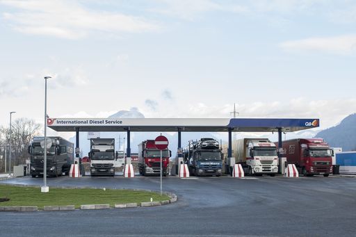  http://www.apa-fotoservice.at/galerie/6259 Opening
new IDS station at Wörgl.