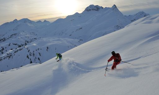 Vorschau Bild von Skifahrer zwischen Warth und Lech