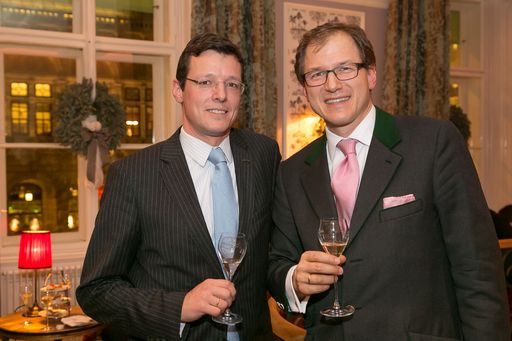  http://www.apa-fotoservice.at/galerie/6256 Im Bild
v.l.n.r.: Benedikt Zacherl (Schlumberger), Oliver W. Braun
(Gerstner)