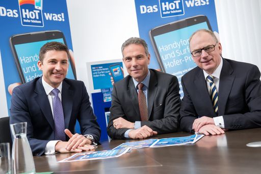 v.l.n.r.: Günther Helm (Hofer KG), Michael Krammer (ventocom),
Friedhelm Dold (Hofer KG)