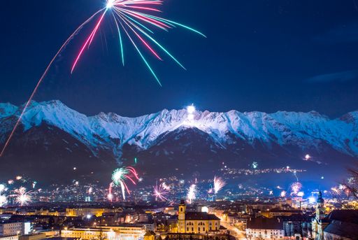 Innsbrucker Bergsilvester 2015 - strahlender und
prächtiger kann das Neue Jahr nicht begrüßt werden.