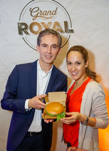 Vorschau Bild von Andreas Schmidlechner und Moderatorin Bianca
Schwarzjirg