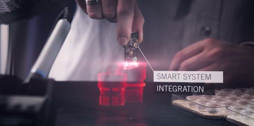  Das Exzellenzzentrum ASSIC - Austrian Smart System
Integration Research Center - setzt auf die intelligente
Systemintegration von Mikro- und Nanokomponenten.