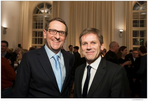 Im Bild v.l.n.r. Dr. Christian Strasser, Direktor MuseumsQuartier
Wien; Kulturminister Dr. Josef Ostermayer