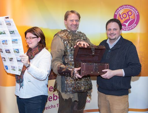  "Messestand TAZ": Beate Härtinger, Harald
Pichelbauer und Wolfgang Mastny von den Top-Ausflugszielen
Niederösterreich.