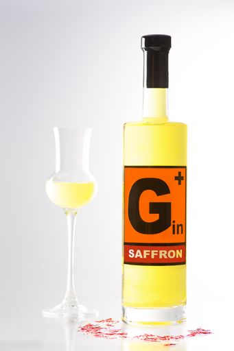 0,5 L Flasche des limitierten Gin+ Saffron von der
Feindestillerie Krauss