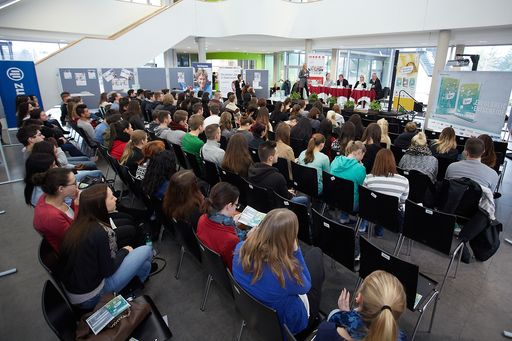 http://www.apa-fotoservice.at/galerie/6345 Im Bild
Schulveranstaltung MATURANTEN-GUIDE 2015 von CAREER