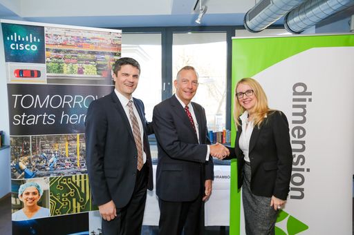 http://www.apa-fotoservice.at/galerie/6373
Im Bild v.l.n.r.: Franz Ziegerhofer Channel Partner Manager Cisco
Systems Austria, Pat Romzek, Vice President Worldwide Market
Development and Collaboration Cisco Systems, Margarete Schramböck,
CEO Dimension Data Austria