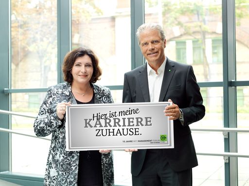 Institutsleiterin des WIFI Wien Mag. Barbara
Schieder (li.) mit WIFI Wien Kurator KommR DDr. Anton G. Ofner (re.)