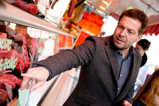  Am 14. und 21. März 2015 jeweils um 10 Uhr gibt es einen
Grünmarktrundgang mit Hotelier Andreas Gfrerer.