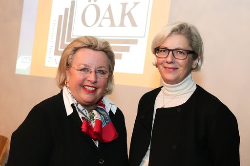 Links: Sibylle Callagy (Präsidentin ÖAK) rechts:
Mag. Friederike Müller-Wernhart (CEO Mindshare)