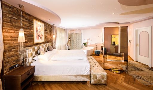 Die Romantik-Suite im Hotel Bergergut***** lädt
zu unvergesslichen Momenten der Zweisamkeit