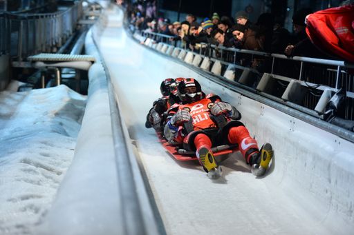Total verrückt, ein Riesenspaß: Die 13. TV total
Wok-WM rast wieder durch den Eiskanal der Olympia Bob- und Rodelbahn
Innsbruck.