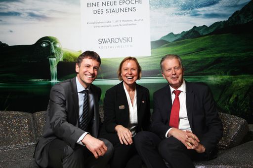 Trafen auf der ITB 2015 aufeinander (v.l.):
Stefan Isser (Geschäftsführer der D. Swarovski Tourism Services
Gmbh), Petra Stolba (Geschäftsführerin der Österreich Werbung) und
Vizekanzler Reinhold Mitterlehner (Bundesminister Bundesminister für
Wissenschaft, Forschung und Wirtschaft).