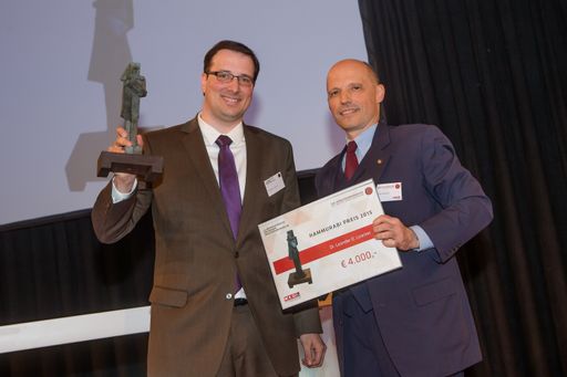 Vorschau Bild von Im Bild: Hammurabi Preisträger Dr. Leander D.
Loacker; Mag. Wilhelm Hemerka (Fachgruppenobmann Stv. der Wiener
Versicherungsmakler)