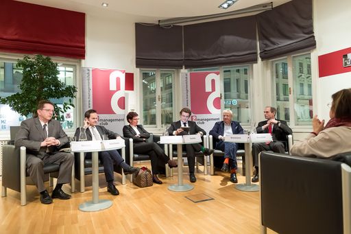 http://www.apa-fotoservice.at/galerie/6457 Im Bild
v.l.n.r.: Mag. Michael Neischl (Steuerberater), Dr. Franz Schellhorn
(Agenda Austria), Abg.z.NR Gabriele Tamandl (Budgetsprecherin, ÖVP),
Lukas Sustala (NZZ Österreich), Abg.z.NR Mag. Bruno Rossmann
(Budgetsprecher, Die Grünen), Mag. Peter Brandner (Die Weisse
Wirtschaft)