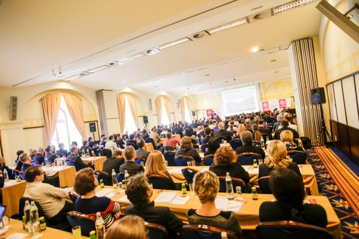 Vorschau Bild von Die KURS ist von 25. – 26. März 2015 zum 10. Mal ein idealer
Jahrestreffpunkt für nationale und internationale Praktiker,
Rechtsexperten und Lösungsanbieter aus Banken und Kredit -
instituten.