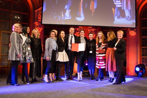 Vorschau Bild von H&M erhält von Great Place to Work den Sonderpreis
als "BESTER ARBEITGEBER für die Gleichstellung von Frauen und
Männern".