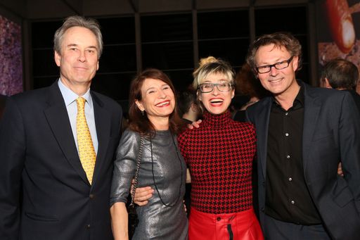 http://www.apa-fotoservice.at/galerie/6494 Im Bild
vlnr.: Christoph Bubb (Schweizer Botschafter in Österreich), Regula
Bubb, Pipilotti Rist (Künstlerin), Hans-Peter Wipplinger (Direktor
Kunsthalle Krems und Kurator)