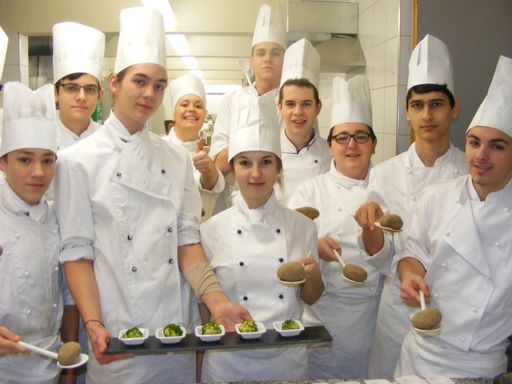 Kartoffelgerichte von Schülern der
Tourismusfachschule Landeck