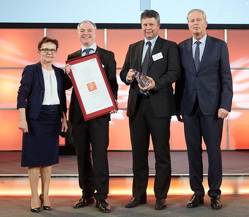 http://www.apa-fotoservice.at/galerie/6463
Mitterlehner zeichnete voestalpine mit Staatspreis
Innovation 2015 aus