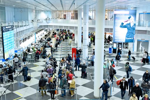 Die Flughafen München GmbH (FMG) kann angesichts
dynamisch steigender Verkehrszahlen auch ein hervorragendes
Wirtschaftsergebnis für das Jahr 2014 vorlegen.